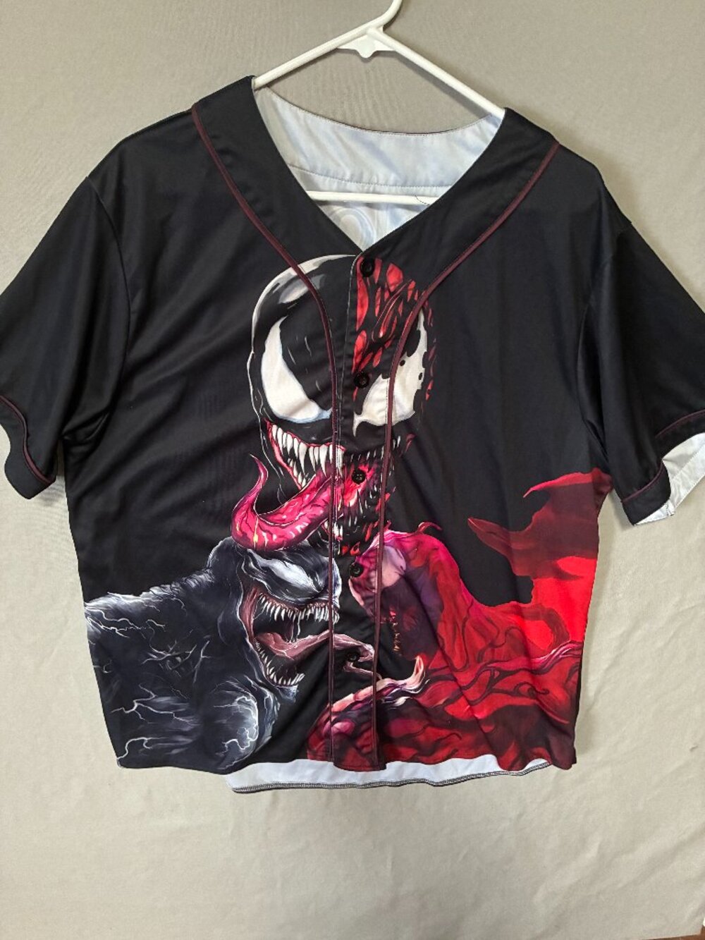 Marvel Venom vs Carnage Shirt Men’s Size Large All Over Print Button Up Jersey